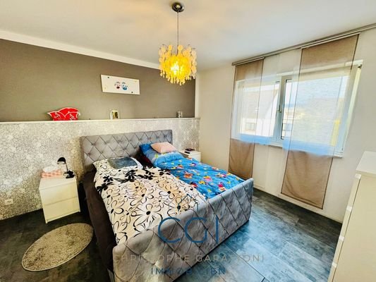 Schlafzimmer 1