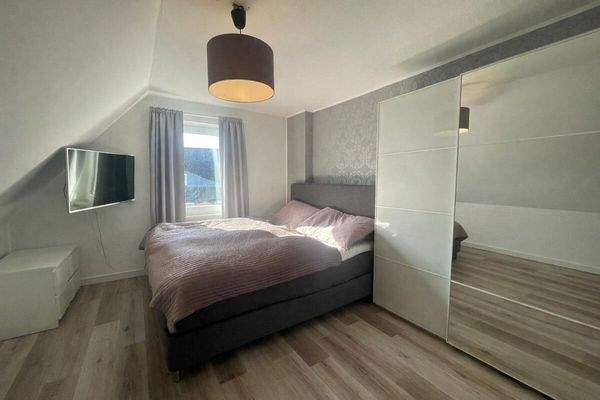Helles Schlafzimmer im Obergeschoss