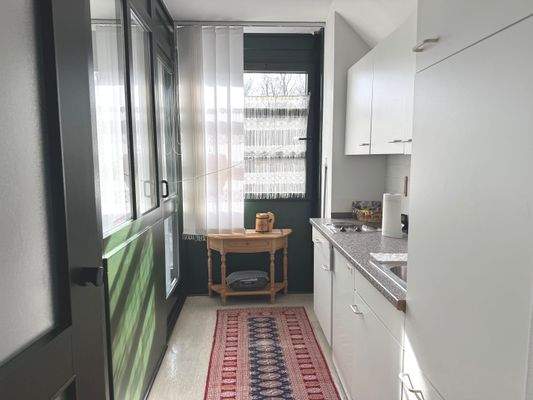 Küche mit Küchenzeile