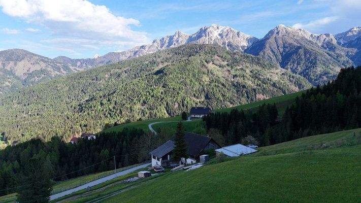 Agstner-Hof-Oberparzenberg-Luxus-Immobilie-Chalet-Olang-Bauernhof-Sanierungsbedürftig-Bauernhaus-Kronplatz-Skigebiet-südtirol-urlaub-Aussicht-Alleine-mitten in der Natur-Autonom-Quelle