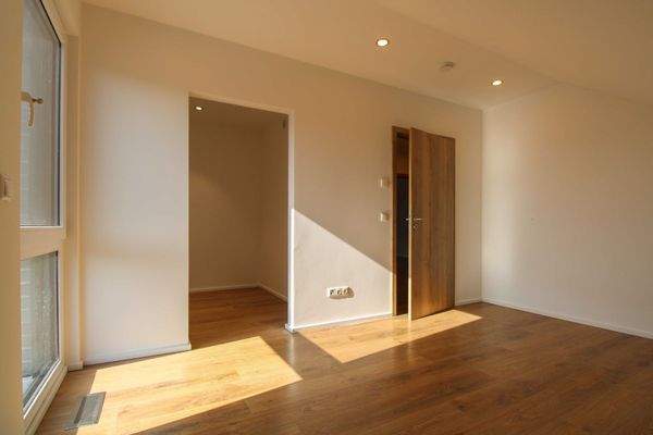 Hauptschlafzimmer mit Ankleide