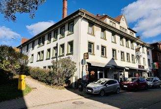 Wohn- und Geschäftshaus