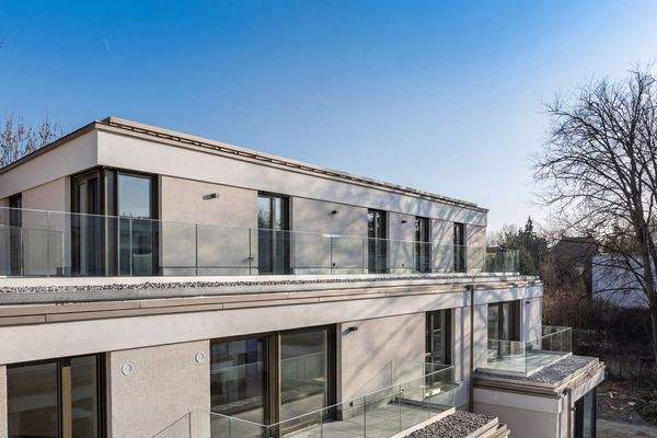 Großzügige Fensterfronten