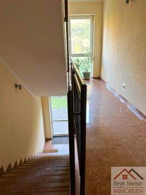 freundlicher, gepflegter Hausflur