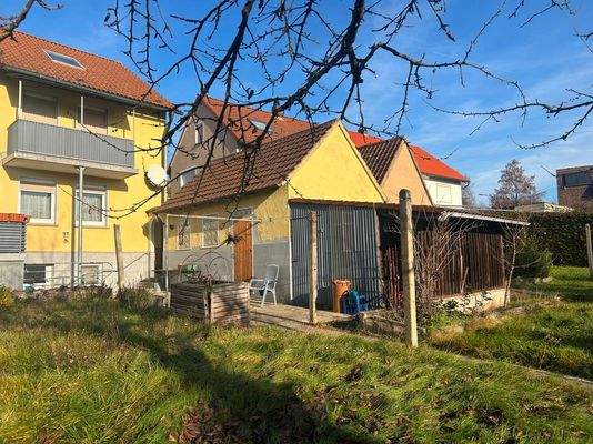 18 Garten Garage und Holzschuppen.jpg