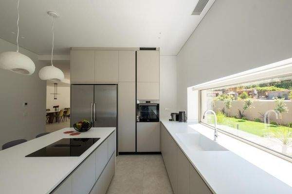 Kreta, Tavronitis: Zeitgenössisch eingerichtete Villa mit Pool zu verkaufen