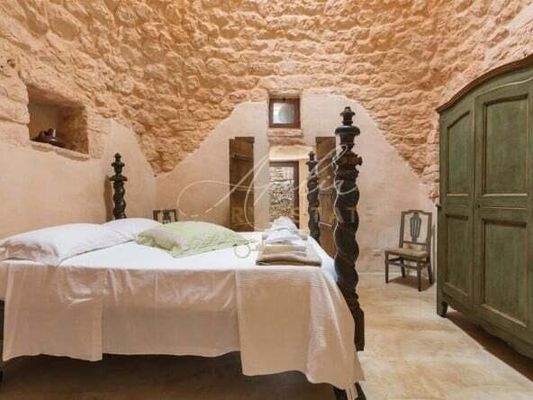 Trulli aus dem 17. Jahrhundert mit Pool