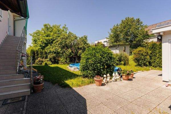 Zugang - OG - Garten mit Pool