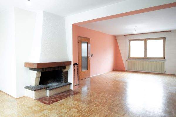 Wohnzimmer mit Kamin