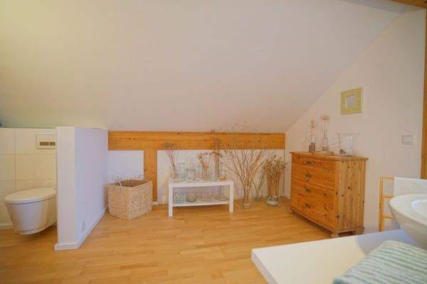 Option zur Badewanne (Anschlüsse vorhanden)