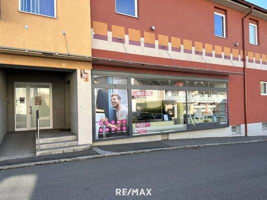 Eingangsbereich Wohnhaus & Geschäftslokal