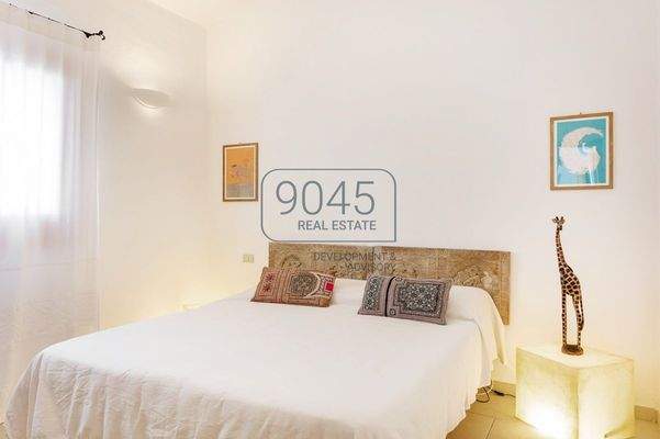 Exklusive Villa mit Meerblick, Pool und Dependance in Arzachena – Sardinien