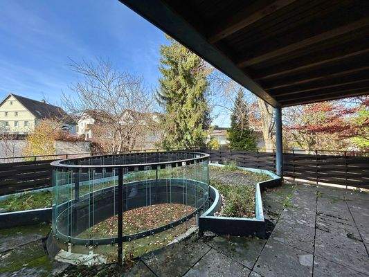 Überdachte Terrasse 1.OG