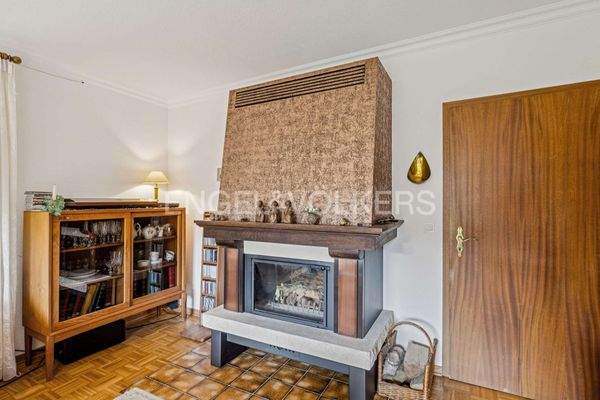 Hochwertiger Kamin EG