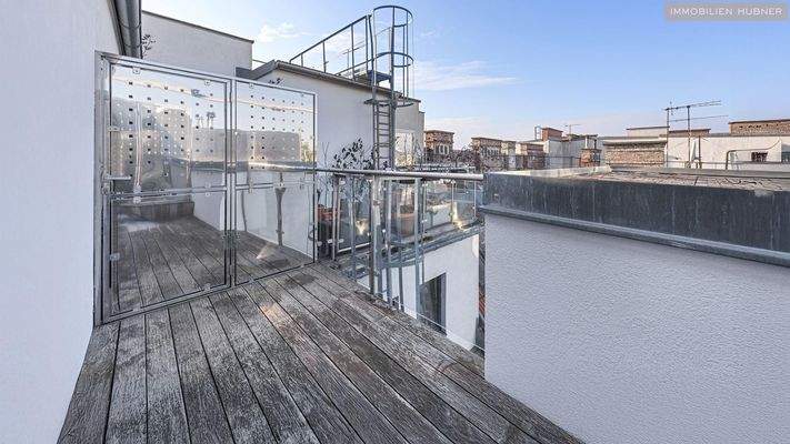 Westseitige Terrasse