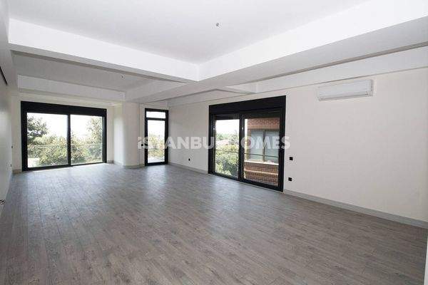 Nature and Sea View Properties Near the Coast in Maltepe