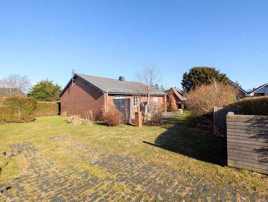 Haus Grundstückseinfahrt