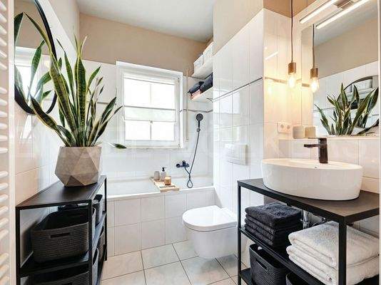 Schönes modernisiertes Bad