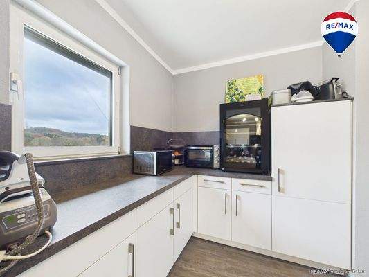 RE/MAX Immobilien DeLux Zweifamilienhaus Wadern-Lockweiler Küche