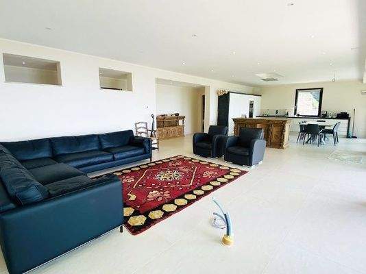 6988pi_21_Villa_Rustiko_Anwesen_Immobilienkauf_Gar