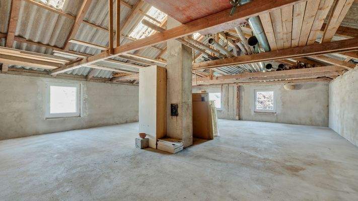 Nebengebäude - Scheune OG 