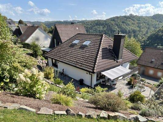 Terrassenansicht mit Grundstückfläche