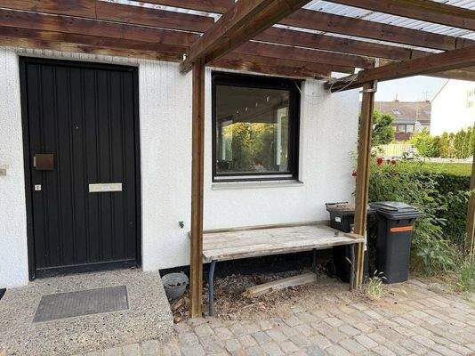 Eingangssituation mit Bank