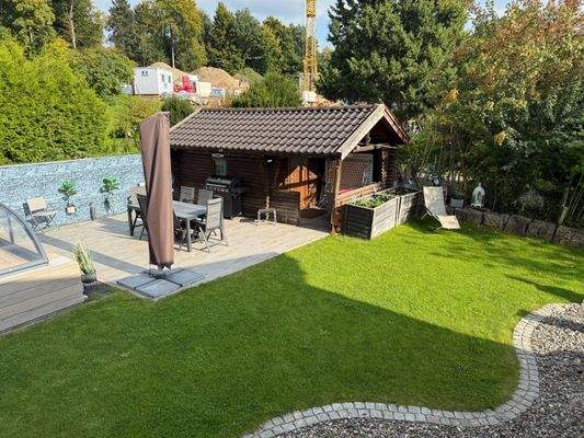 Gartenhaus mit Terrasse