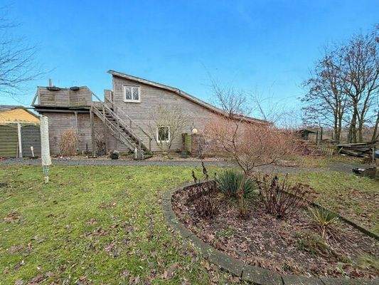 Seitenansicht Hallengebäude