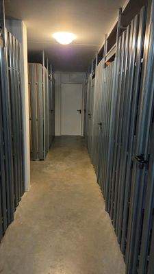 Eigener Kellerabstellabteil mit Stromzugang