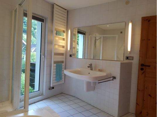 Duschwannenbad OG2 B5