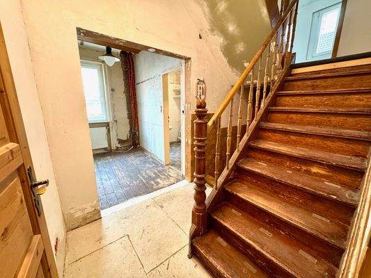 E9 Flur Treppenhaus.jpeg