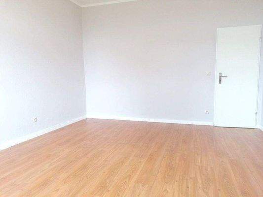 Schlafzimmer mit Laminat