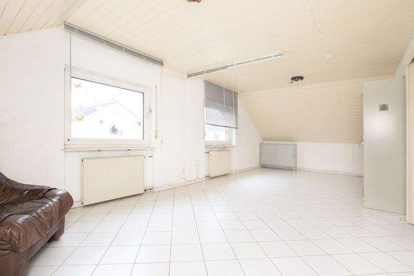 Wohn-/ Schlafzimmer Dachgeschoss (II)