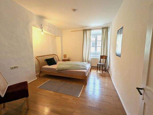 Geräumiges Schlafzimmer