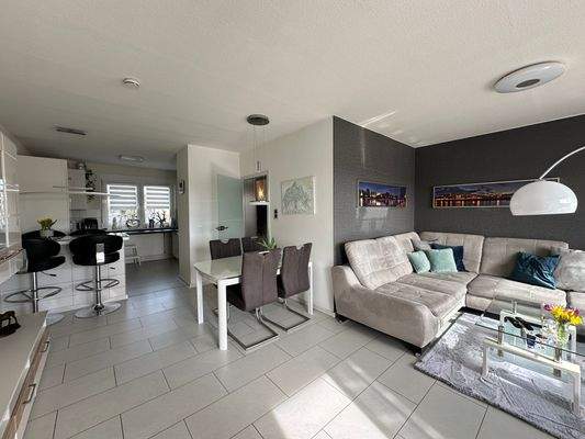 Komfortabler Wohn-und Essbereich