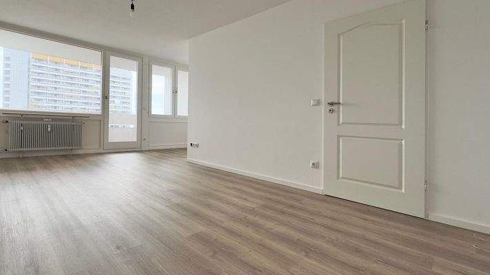 Wohnraum mit offener Küche (1)