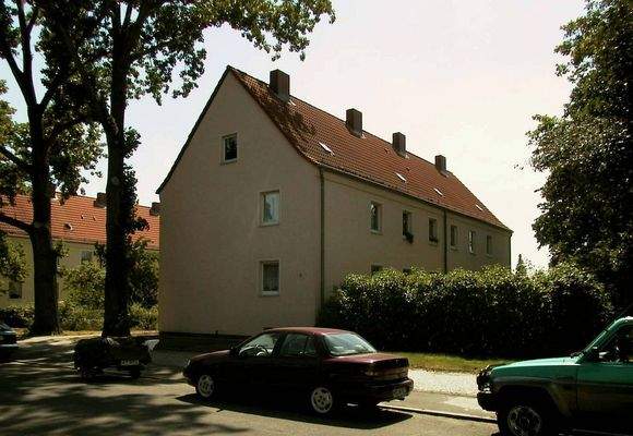 Hugo-Junkers-Allee 111, 113