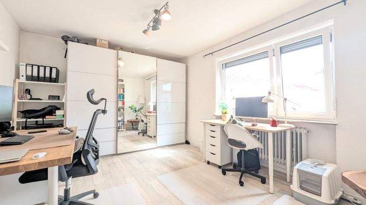 Kinder-/Arbeitszimmer