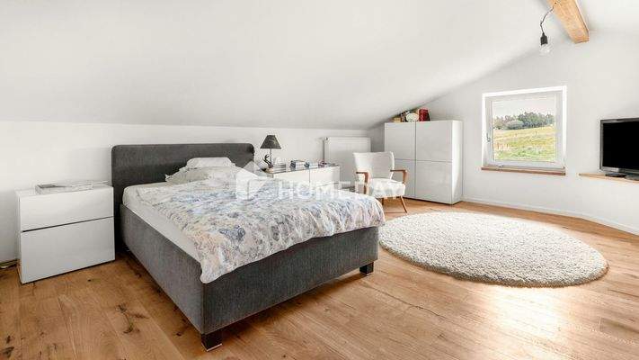 1. OG Schlafzimmer 1