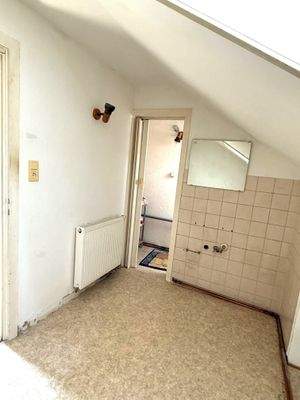 Abstellraum mit WC DG