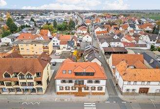 Vorderansicht  Mehrfamilienhaus