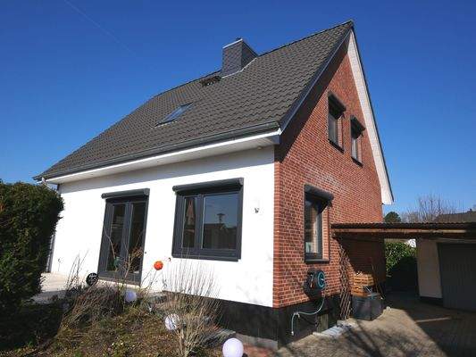 1 Hausansicht Vorn.JPG