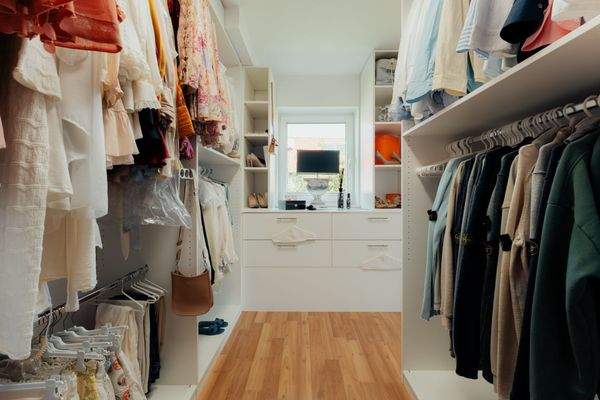 Begehbarer Kleiderschrank