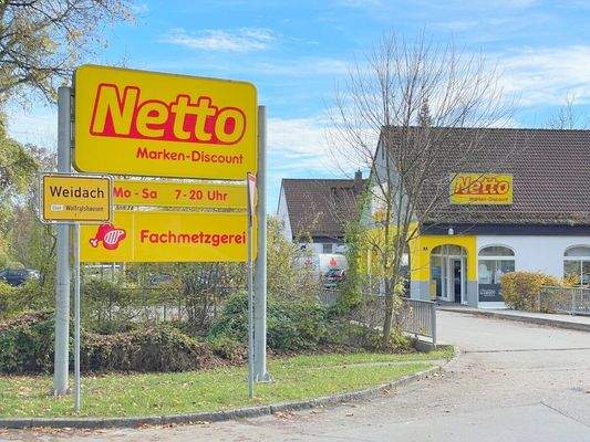 Supermarkt direkt gegenüber