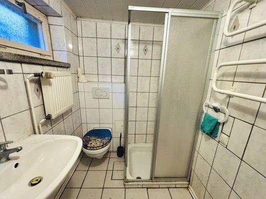 Badezimmer mit Dusche