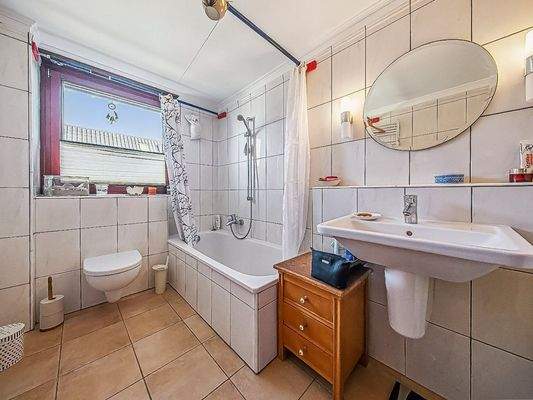 Badezimmer im Dachgeschoss