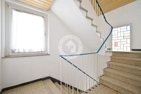 OG - Treppenhaus (Blick 2)