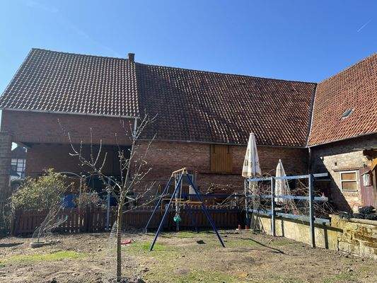 Scheune und Garten