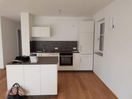 Einbauküche mit Kochinsel